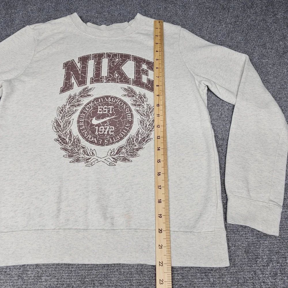 Nike Women's Sportswear Club Crewneck Fleece Sweatshirt Medium